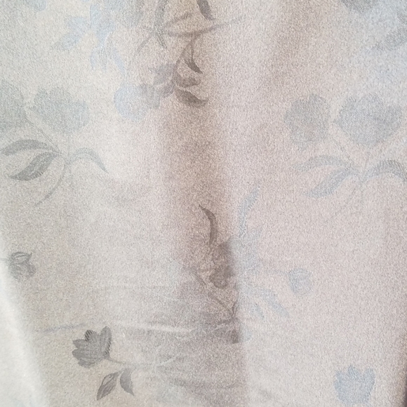 Liz Baker💋❤️ Petites Black Embossed Cami Tank - Picture 5 of 7